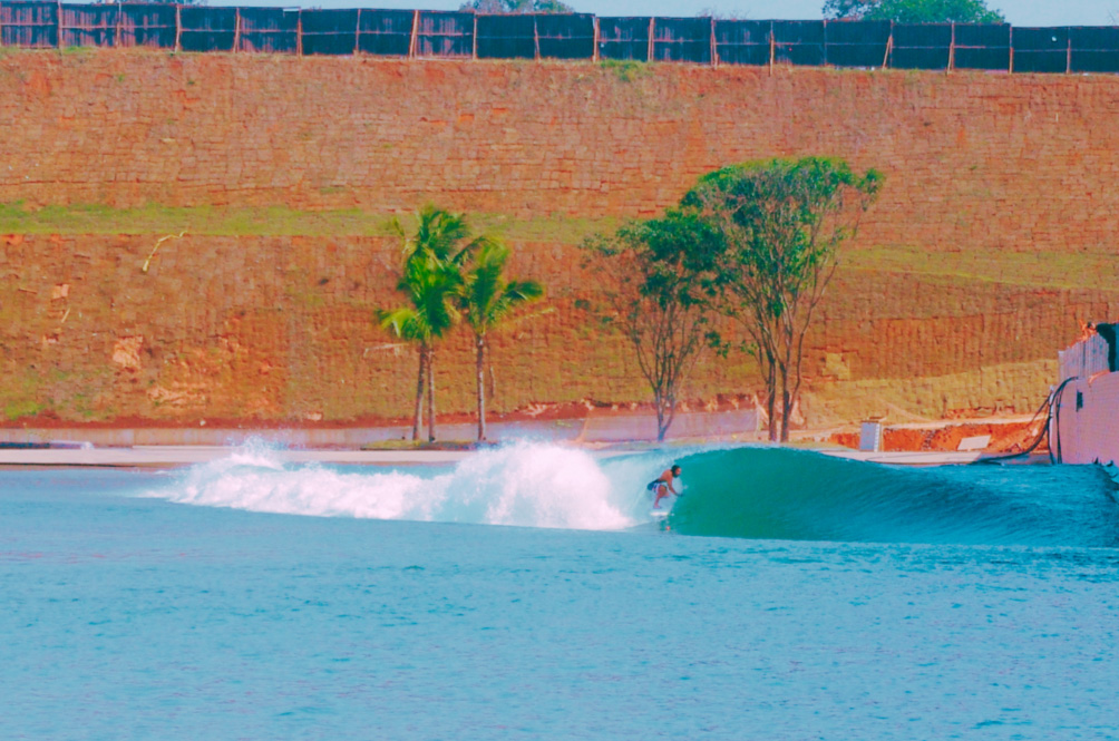 Perfect Swell Wave Pool Brazilian Storm